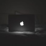 Fugas de luz en tu MacBook: ese brillo raro que no debería estar ahí